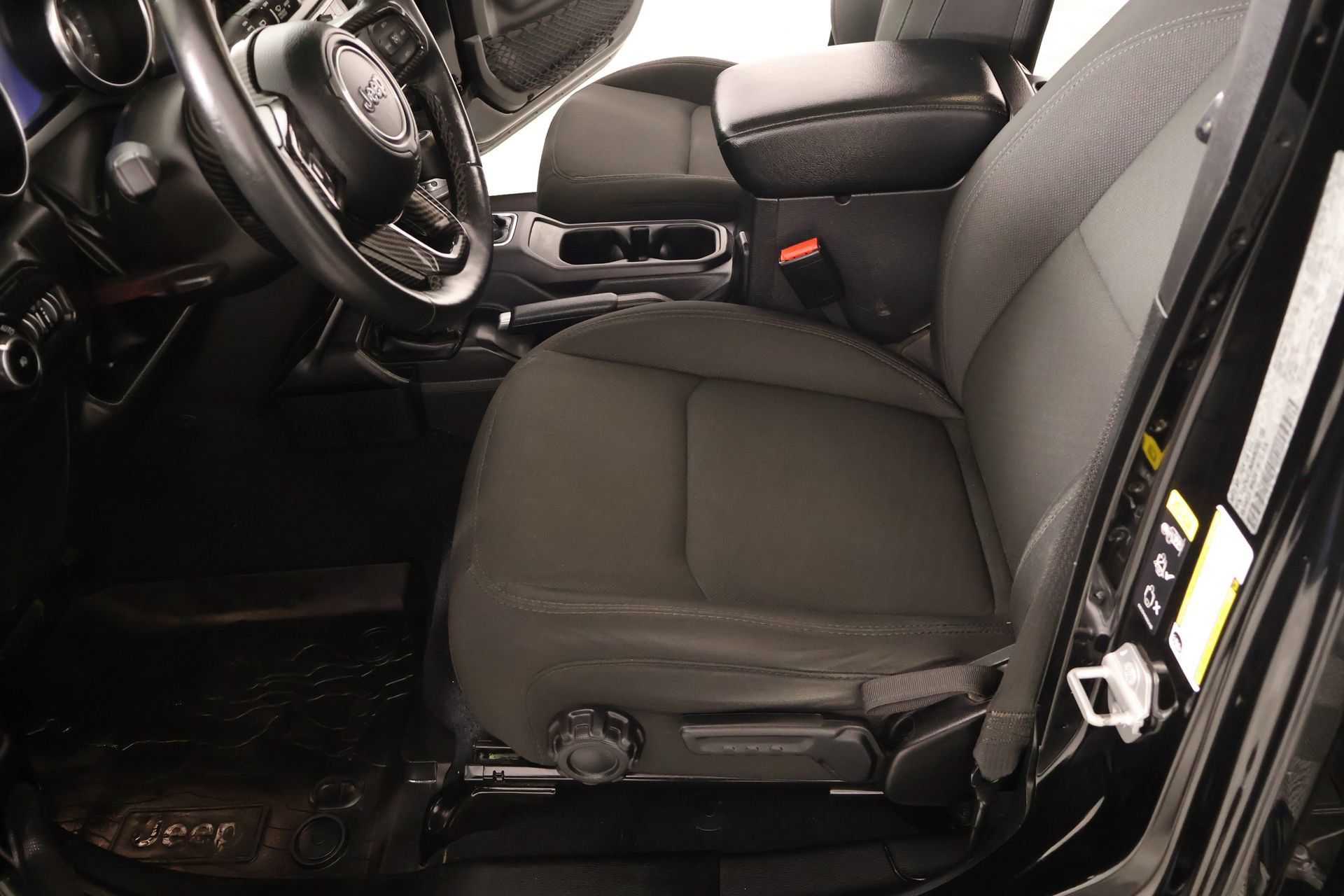 Used 2022 Jeep Wrangler Unlimited Sport AWD/4WD image 12