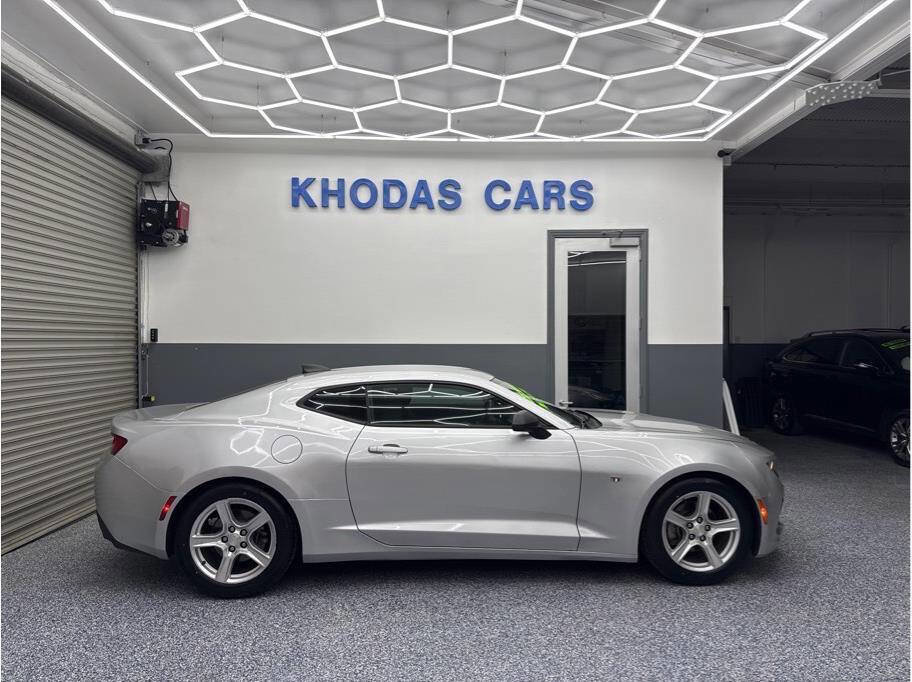 Used 2018 Chevrolet Camaro LT image 5