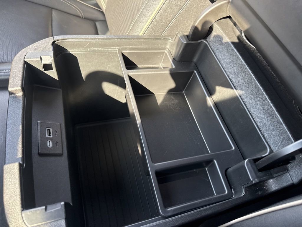 Used 2024 GMC Yukon SLT image 31