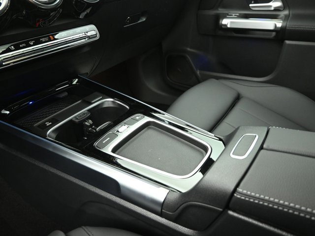 New 2026 Mercedes-Benz GLB 250 4MATIC image 14