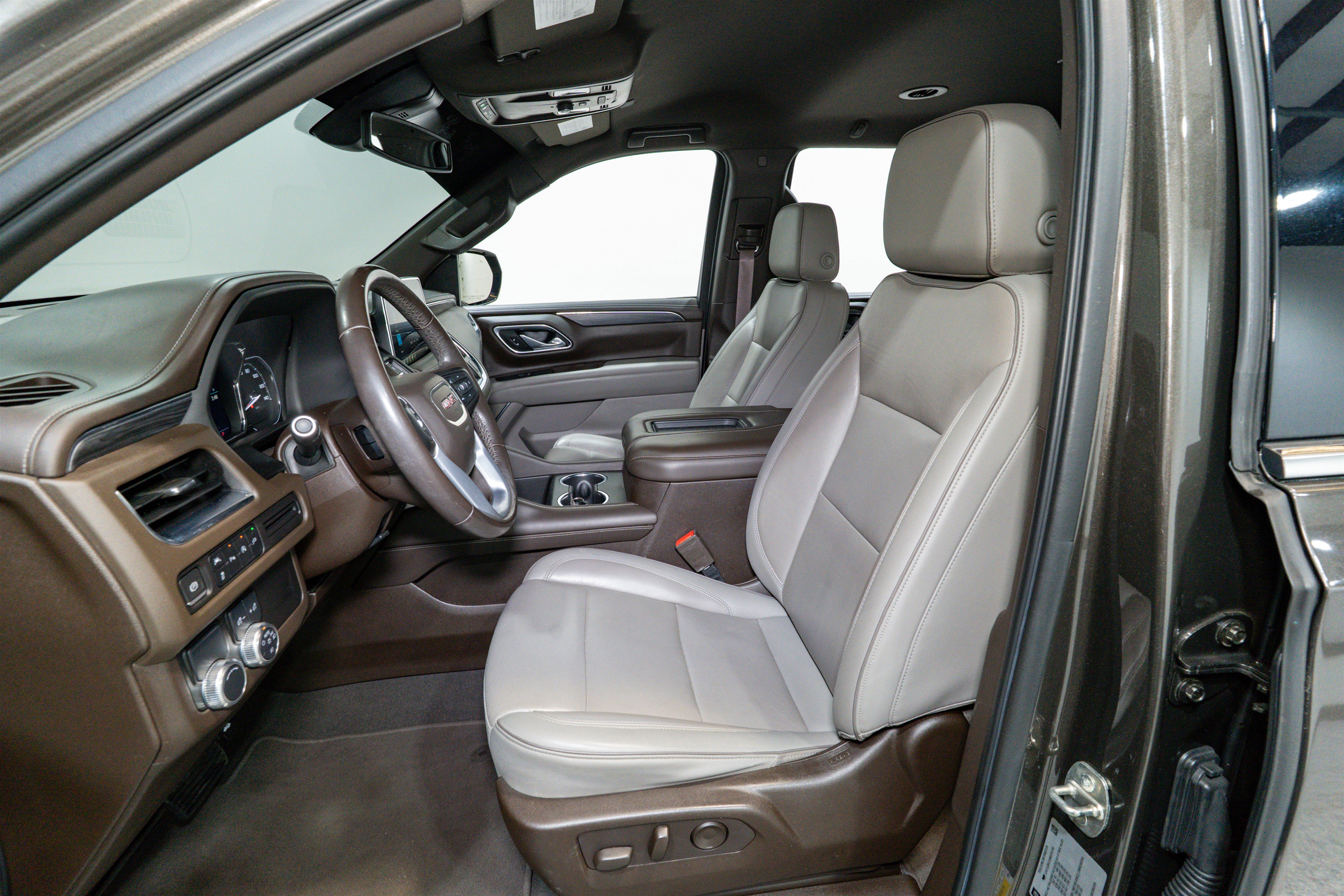 Used 2021 GMC Yukon SLT image 16