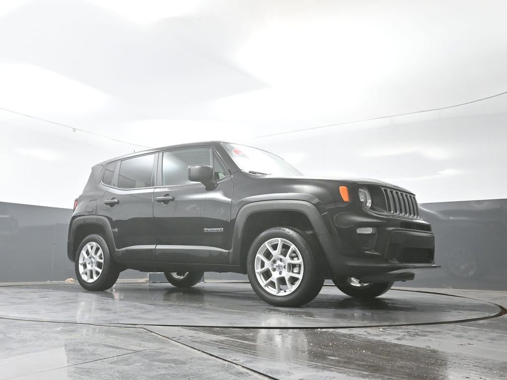 Used 2023 Jeep Renegade Latitude image 48