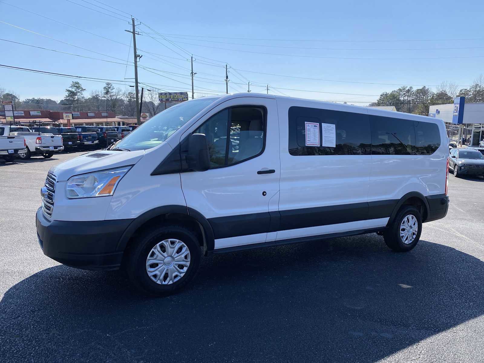 Used 2019 Ford Transit 350 XLT image 10