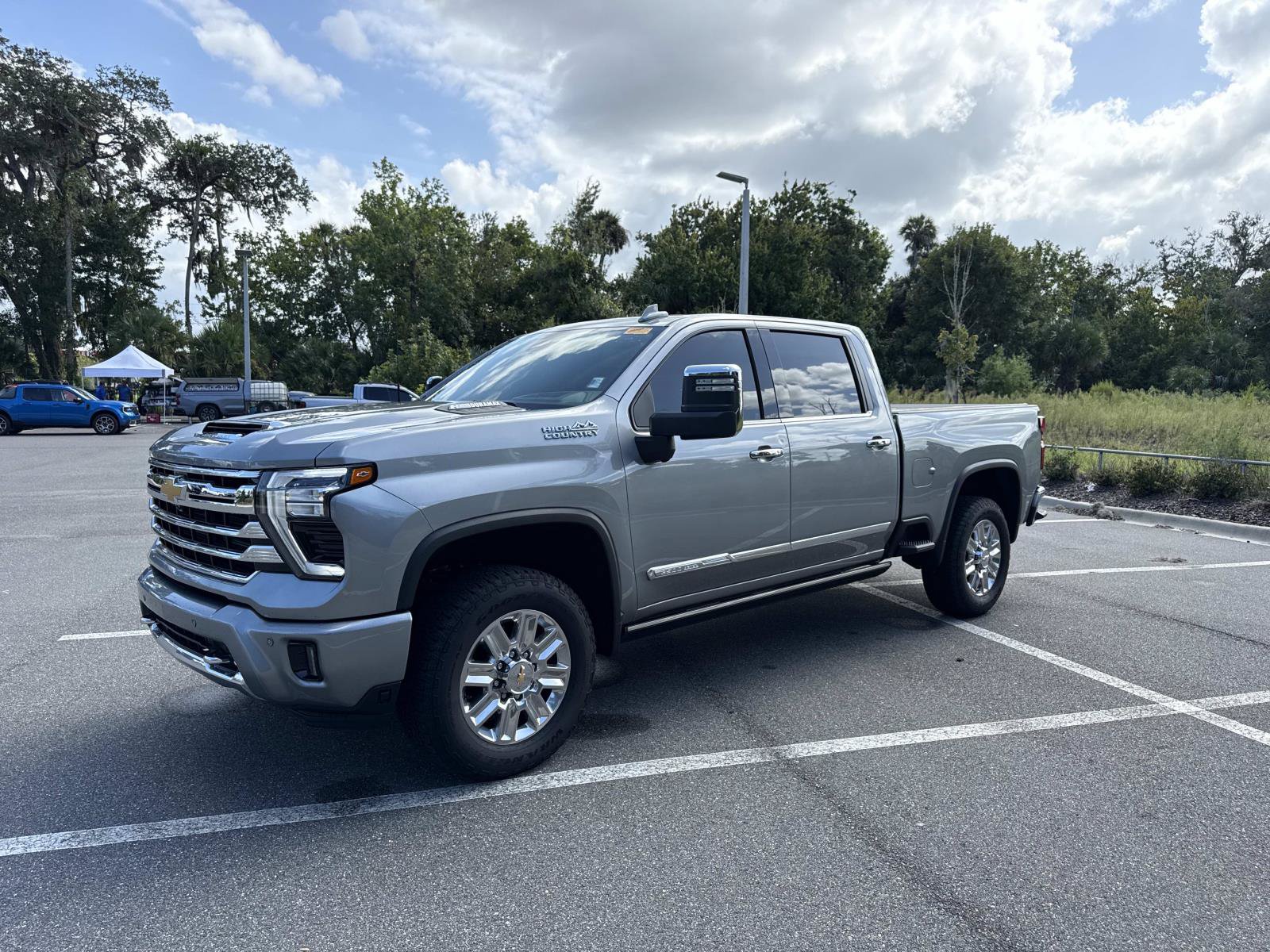 Used 2025 Chevrolet Silverado 2500 High Country w/ High Country Premium Package AWD/4WD image 7
