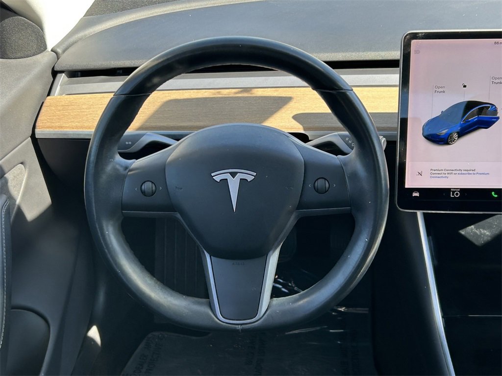 Used 2019 Tesla Model 3 Standard Range Plus image 31