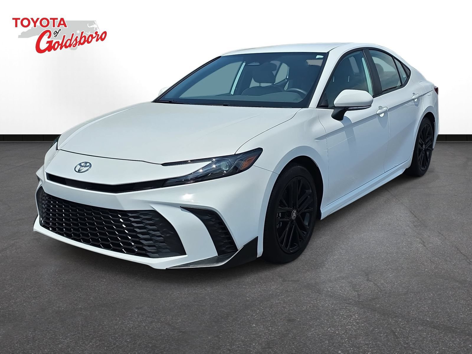 Used 2026 Toyota Camry SE FWD image 1