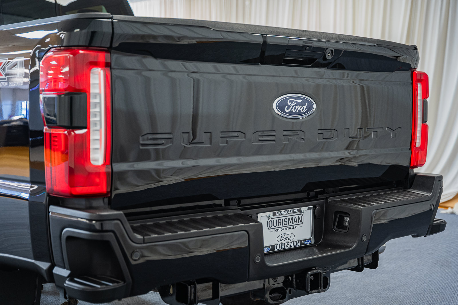 Used 2024 Ford F250 Lariat w/ Sport Appearance Package AWD/4WD image 5