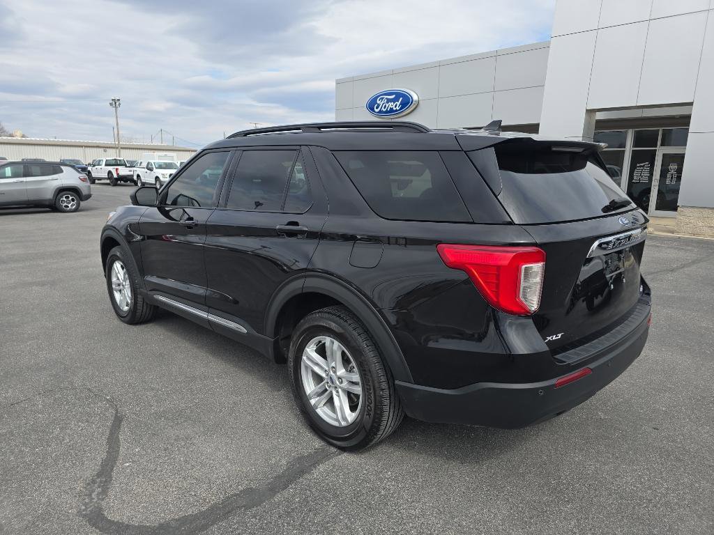Used 2024 Ford Explorer XLT image 8
