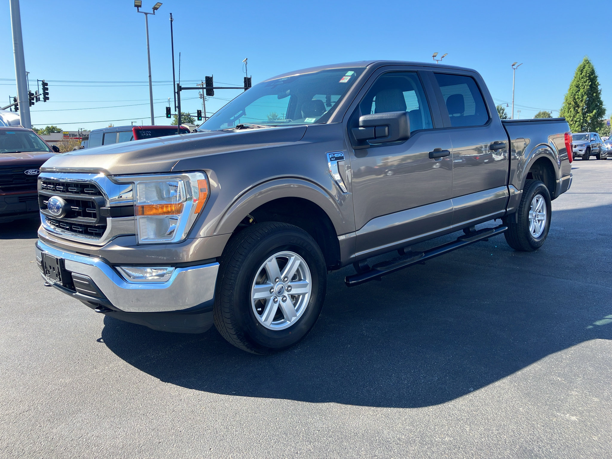 Used 2022 Ford F150 XLT AWD/4WD image 2