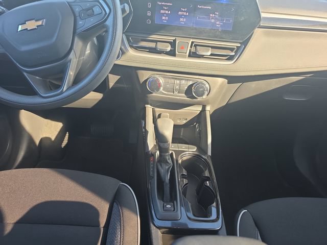 Used 2025 Chevrolet TrailBlazer LS w/ LS Convenience Package FWD image 13