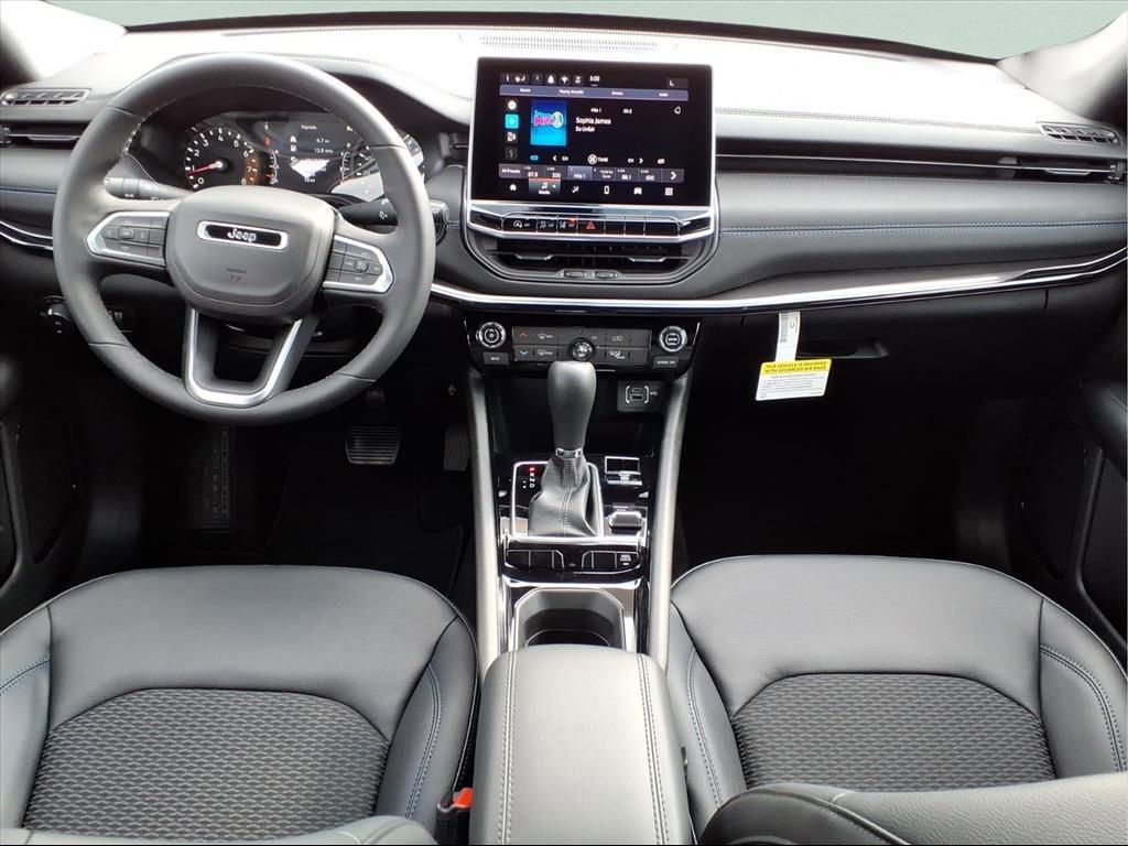 New 2026 Jeep Compass Latitude image 14