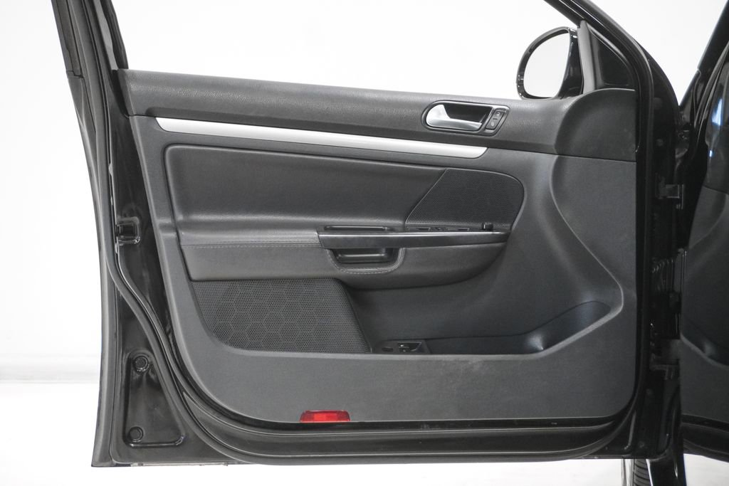 Used 2009 Volkswagen Jetta Wolfsburg Edition FWD image 9
