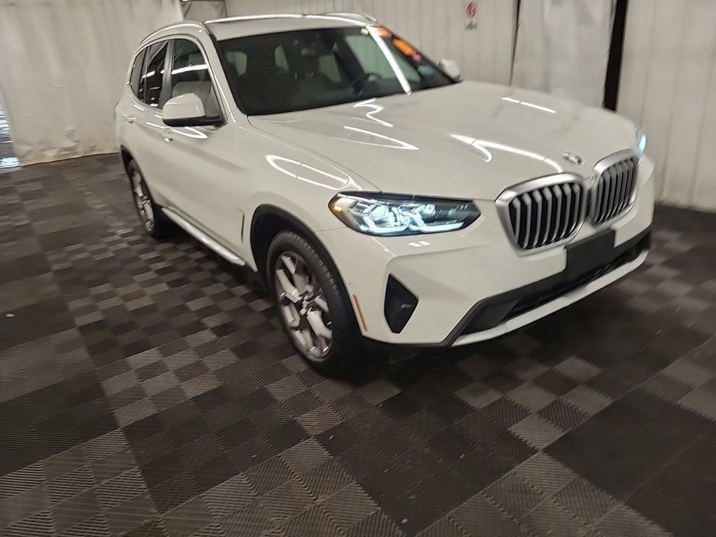 Used 2023 BMW X3 xDrive30i image 3