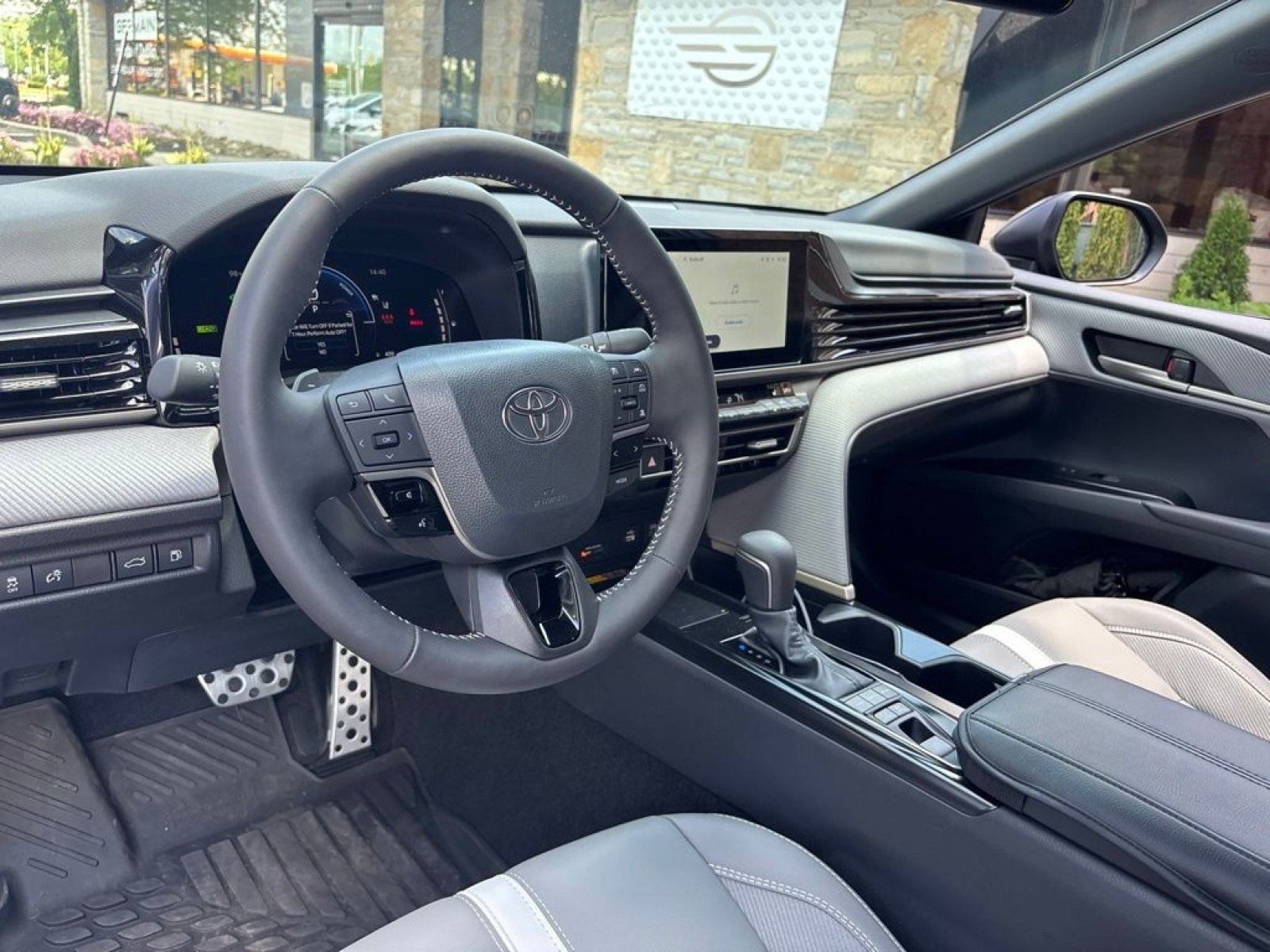 Used 2026 Toyota Camry SE w/ Convenience Package FWD image 13
