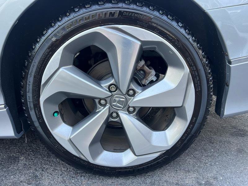 Used 2018 Honda Accord Touring image 30