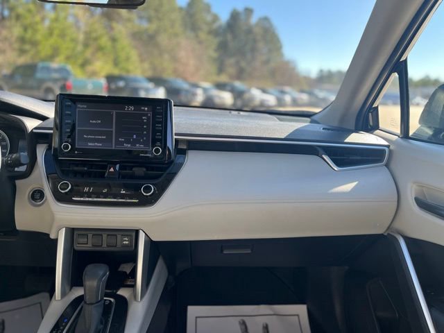 Used 2022 Toyota Corolla Cross LE image 14