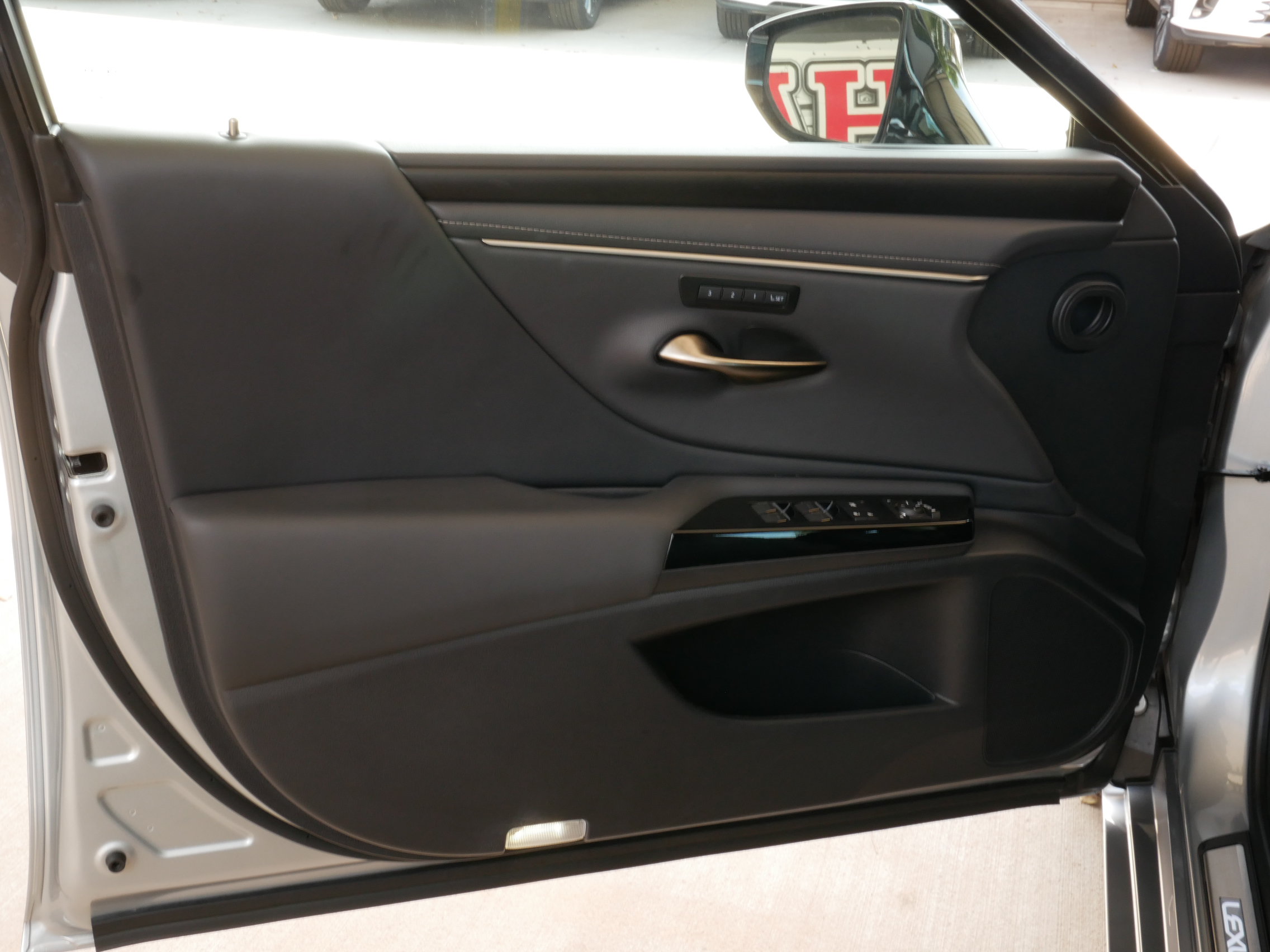 Certified 2025 Lexus ES 350 w/ Premium Package FWD image 6