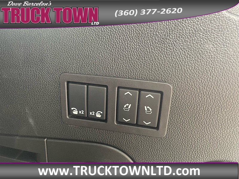 Used 2019 GMC Yukon Denali w/ Denali Ultimate Package AWD/4WD image 12