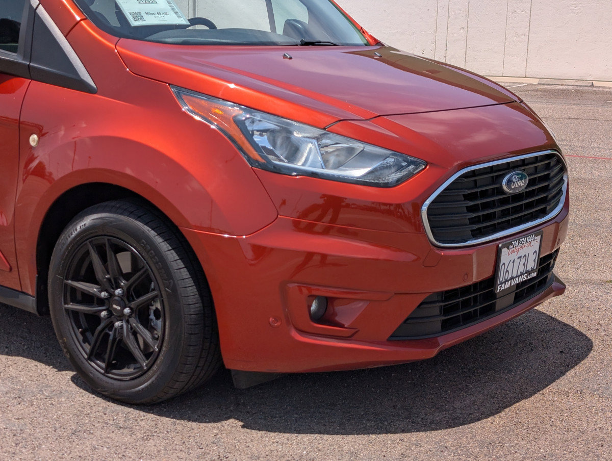Used 2022 Ford Transit Connect XLT FWD image 2