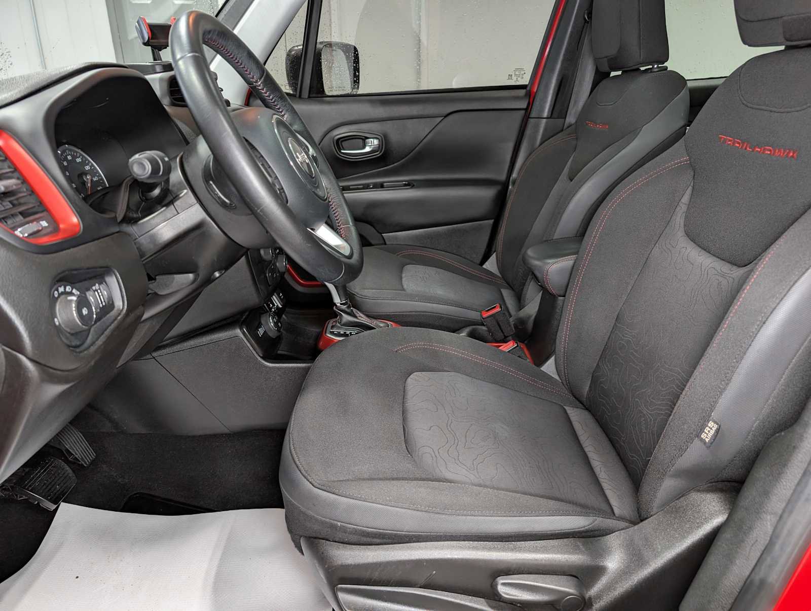 Used 2018 Jeep Renegade Trailhawk AWD/4WD image 4
