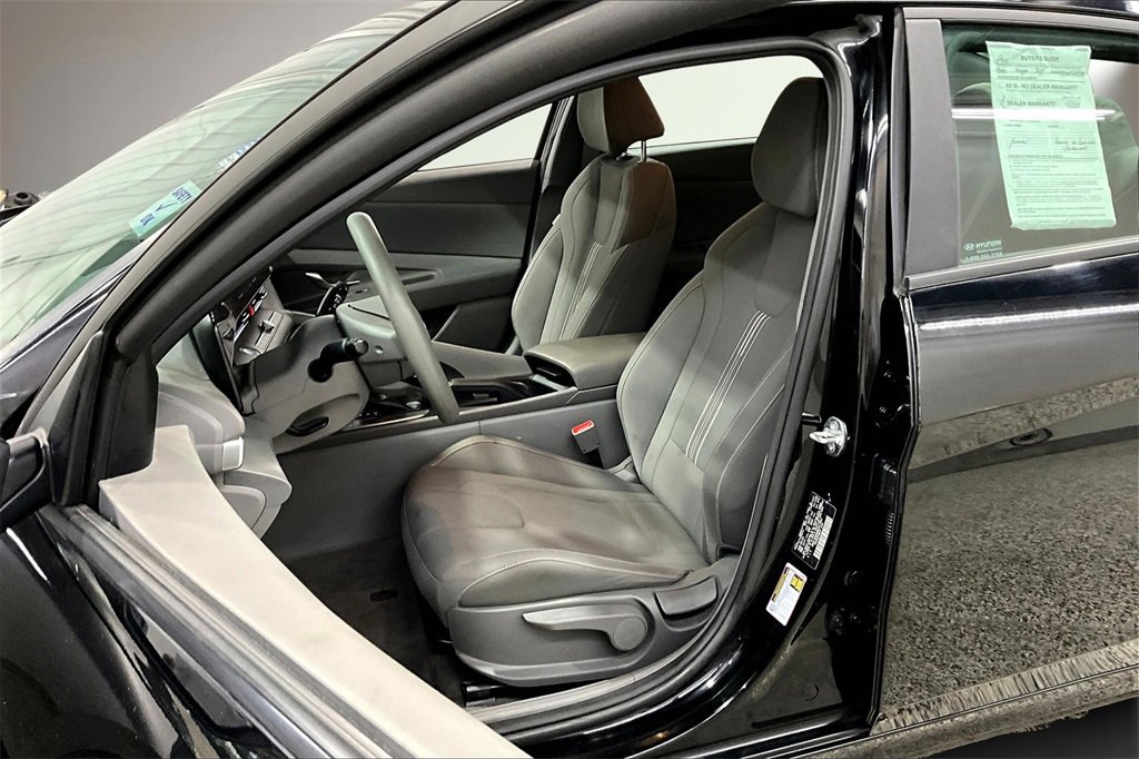 Used 2024 Hyundai Elantra SEL image 21