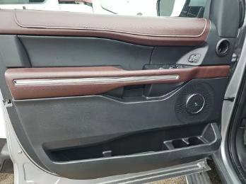 Used 2024 Ford Expedition Limited image 22