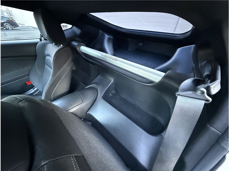Used 2016 Nissan 370Z Coupe RWD image 17