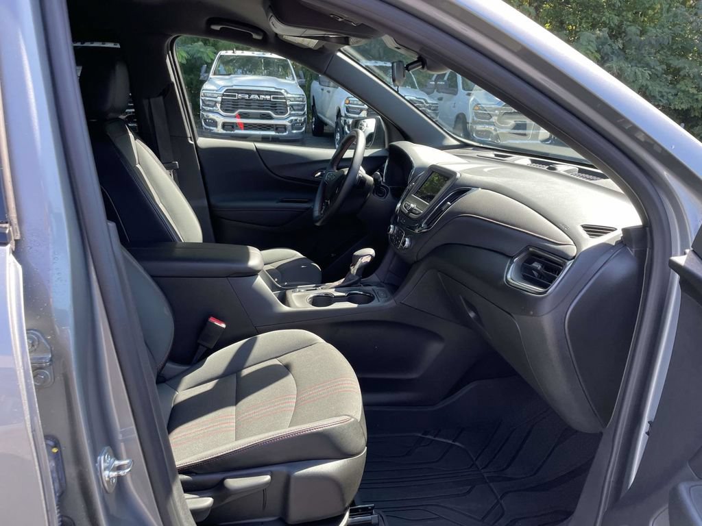 Used 2024 Chevrolet Equinox RS FWD image 15