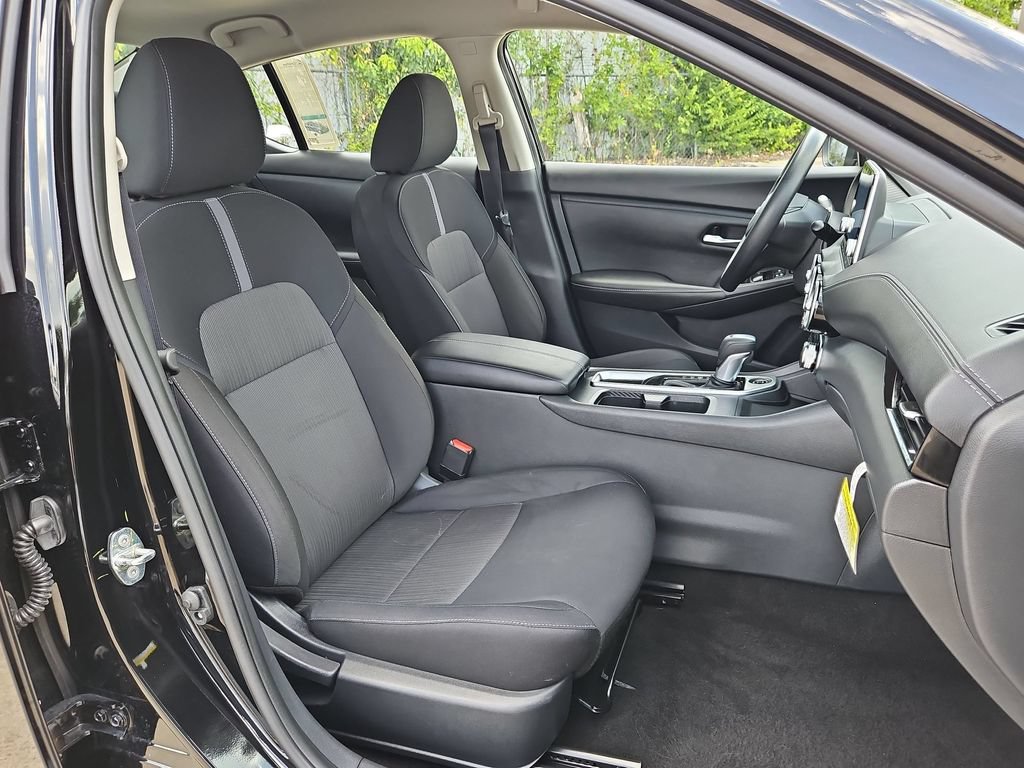 Used 2025 Nissan Sentra SV FWD image 31
