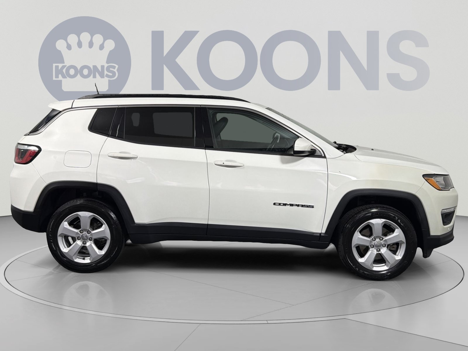 Used 2019 Jeep Compass Latitude w/ Popular Equipment Group AWD/4WD image 17