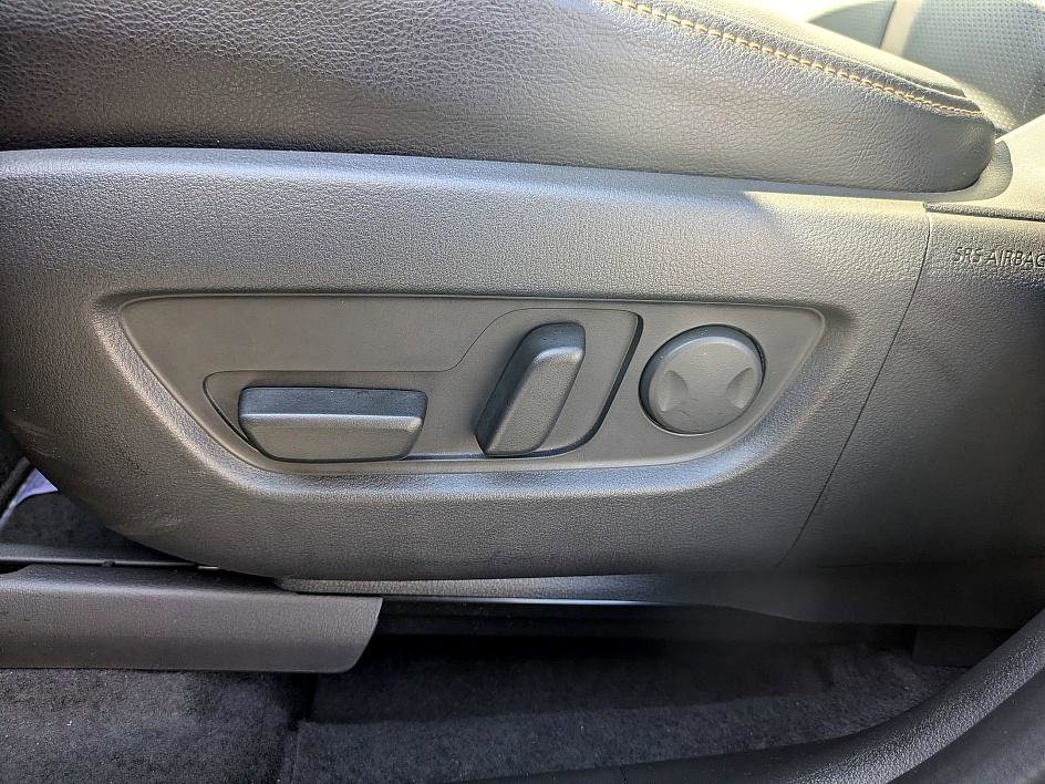 Certified 2025 MAZDA CX-90 3.3 Turbo S w/ Premium Package image 12