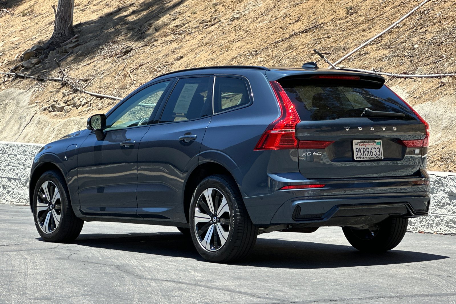 Certified 2024 Volvo XC60 T8 Plus w/ Protection Package Premier AWD/4WD image 7