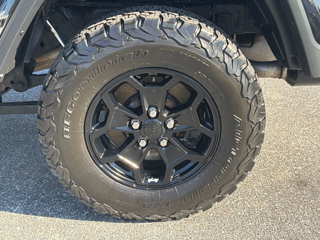 Used 2021 Jeep Gladiator Sport AWD/4WD image 13
