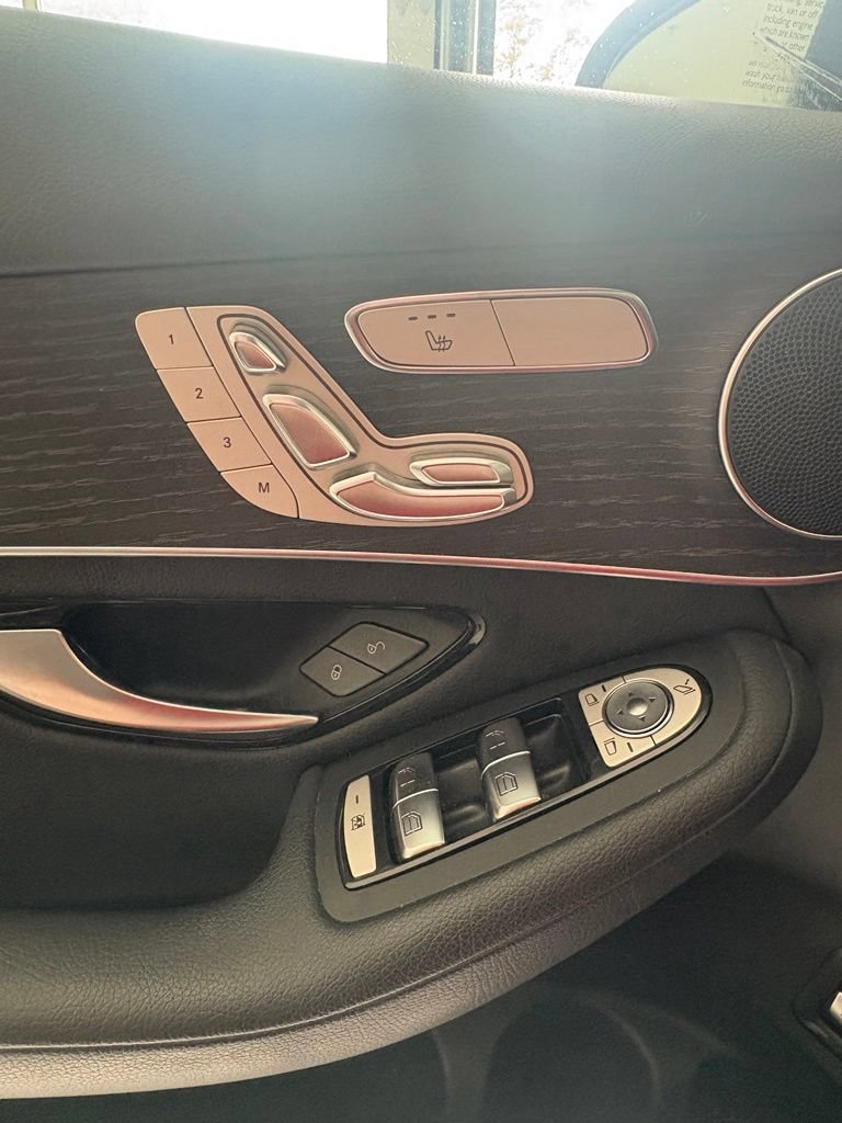 Used 2021 Mercedes-Benz GLC 300 4MATIC image 19