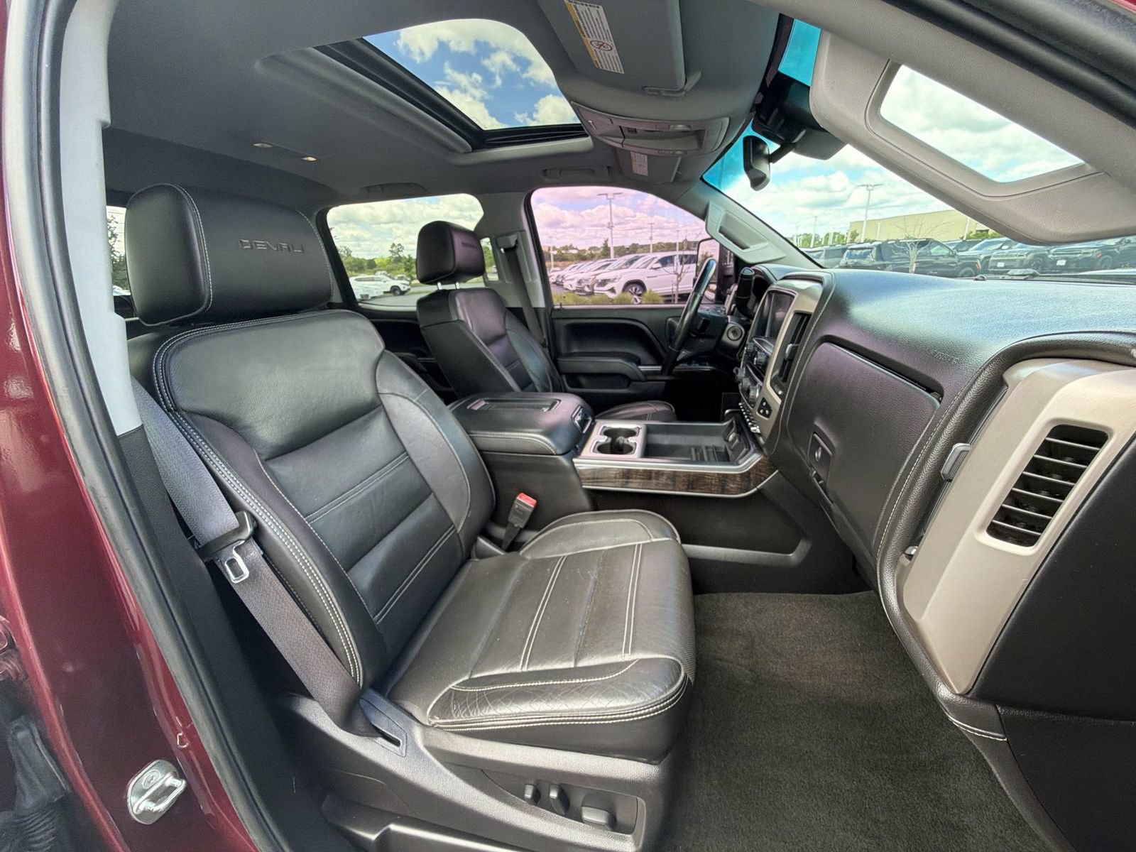 Used 2016 GMC Sierra 2500 Denali w/ Duramax Plus Package AWD/4WD image 23