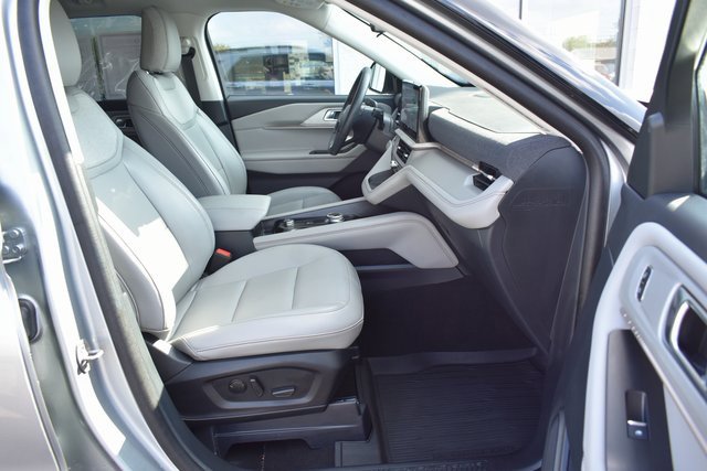 Used 2025 Ford Explorer Active w/ Active Comfort Package image 47