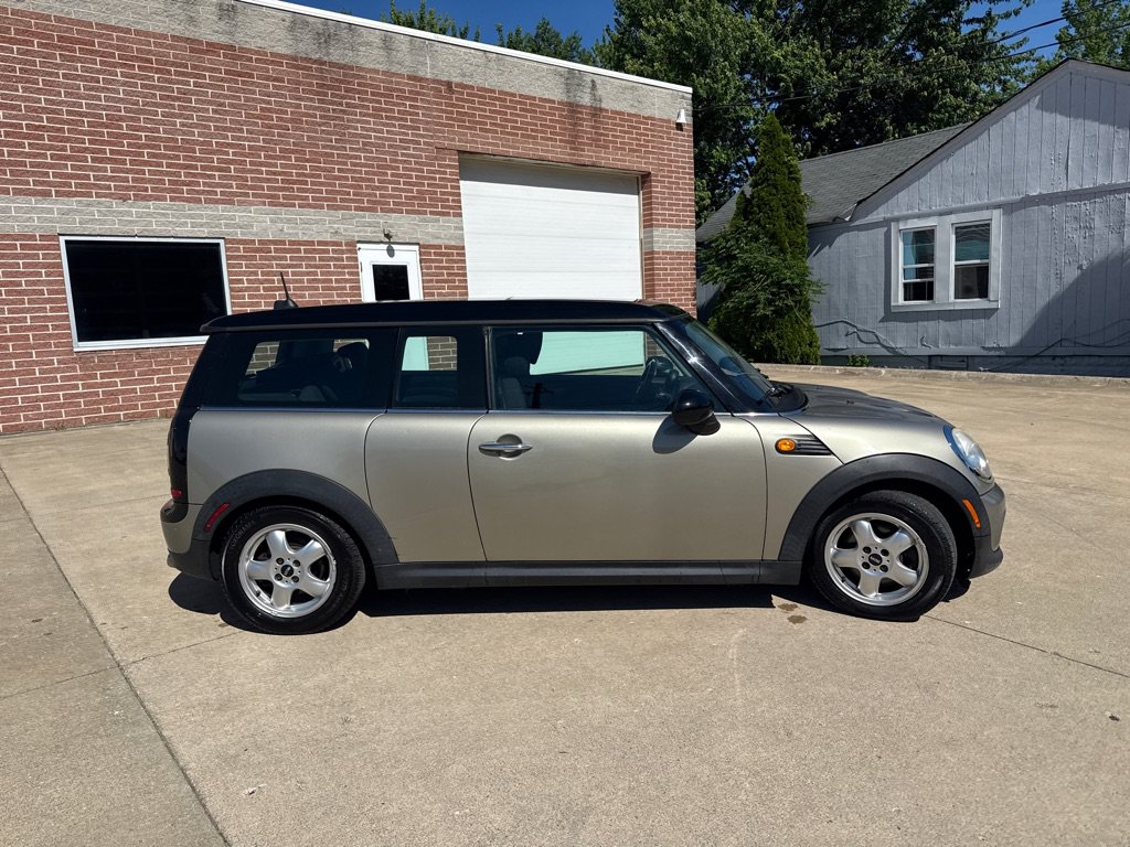 Used 2009 MINI Cooper Clubman Hardtop FWD image 4
