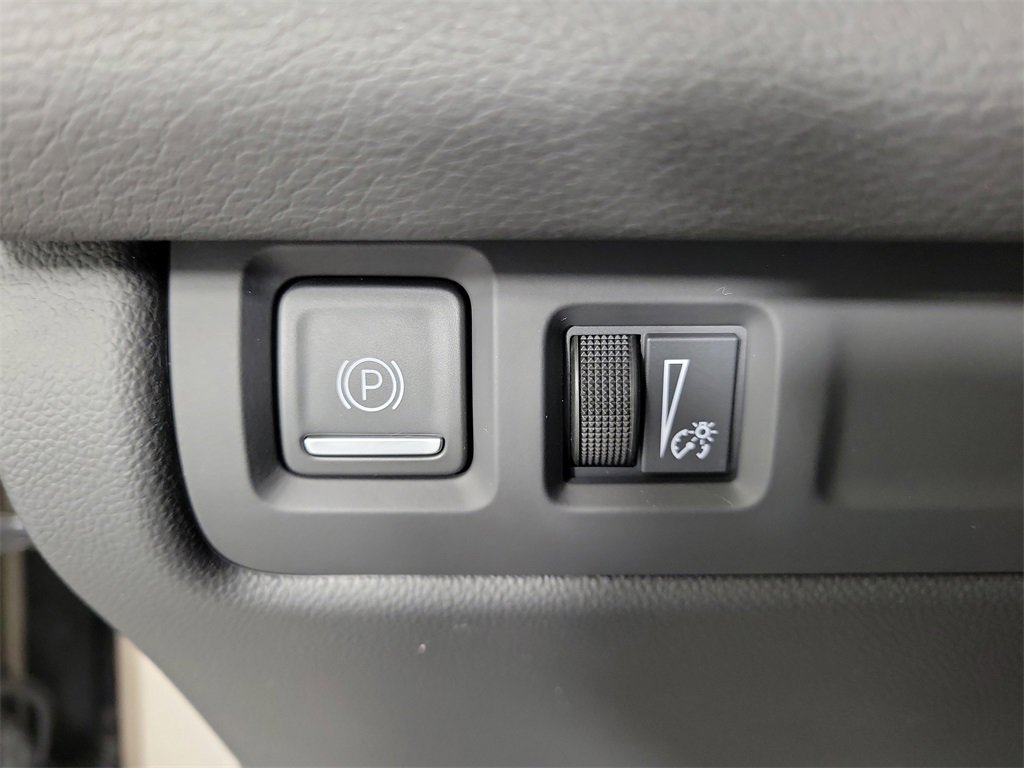 Certified 2025 Cadillac XT4 Premium Luxury image 30