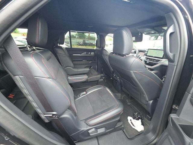 Used 2025 Ford Explorer ST AWD/4WD image 17