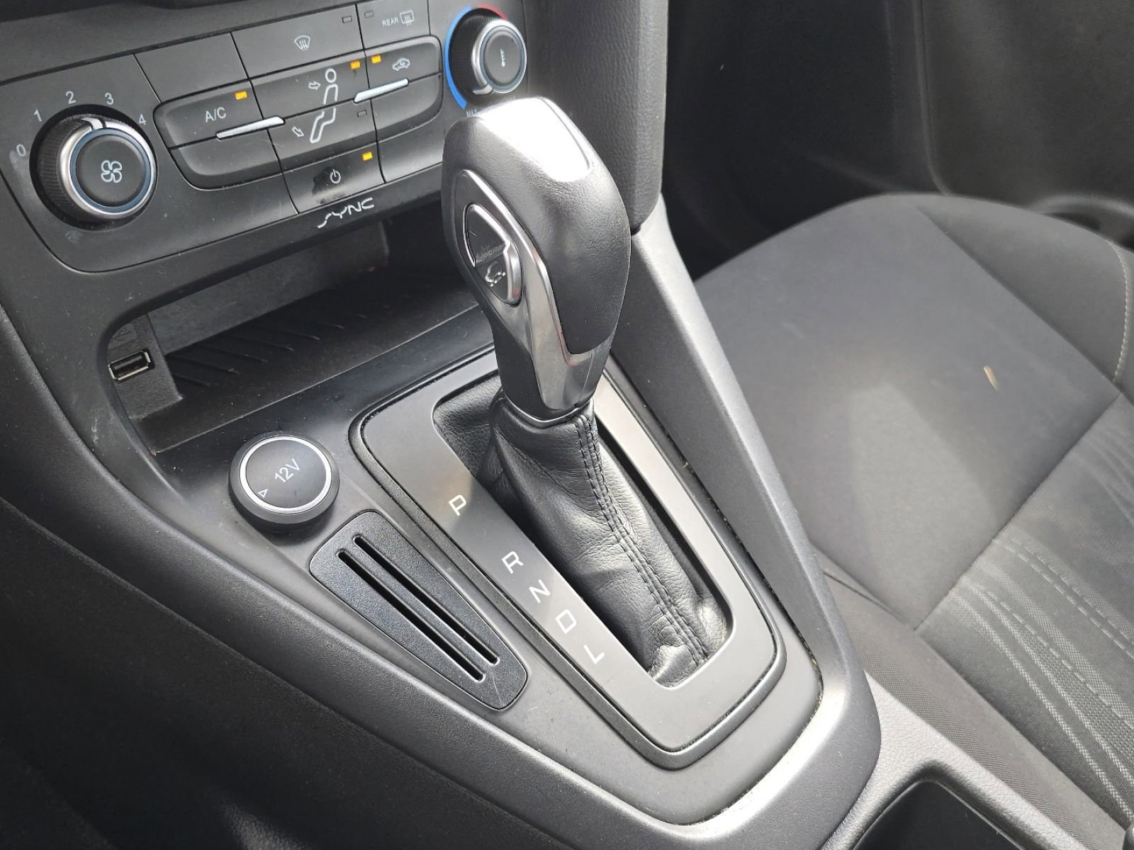 Used 2016 Ford Focus SE FWD image 6