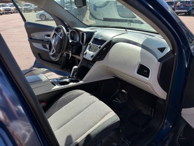 Used 2010 Chevrolet Equinox LT w/ Chrome Appearance Package image 16