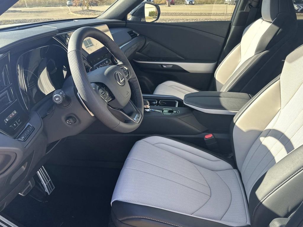 New 2026 Lexus TX 500h AWD image 11