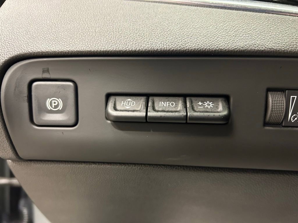 Used 2023 Buick Enclave Avenir w/ Avenir Technology Package image 15