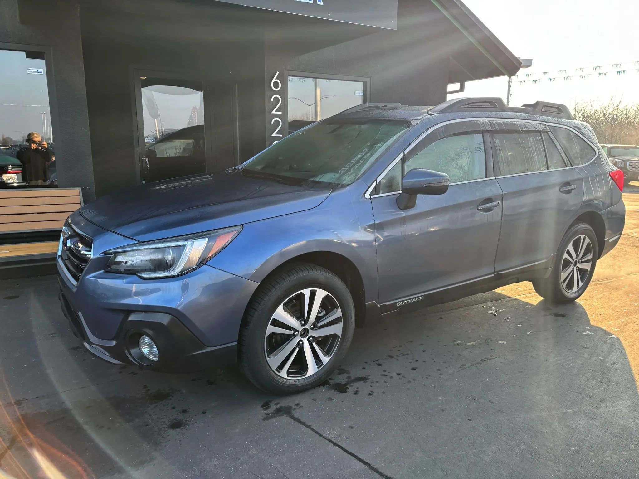 Used 2018 Subaru Outback 2.5i Limited image 4