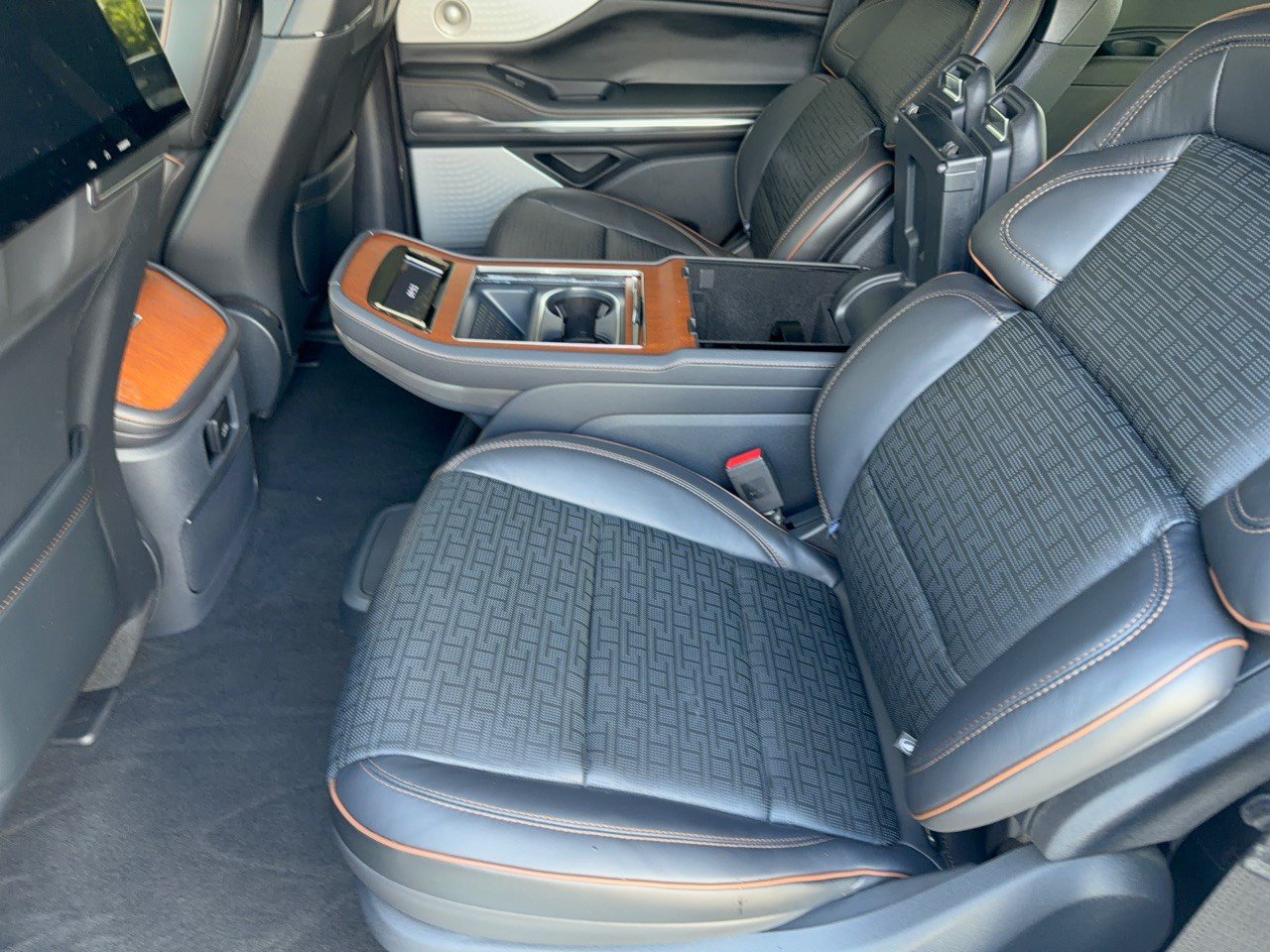 Used 2025 Lincoln Navigator Black Label AWD/4WD image 25