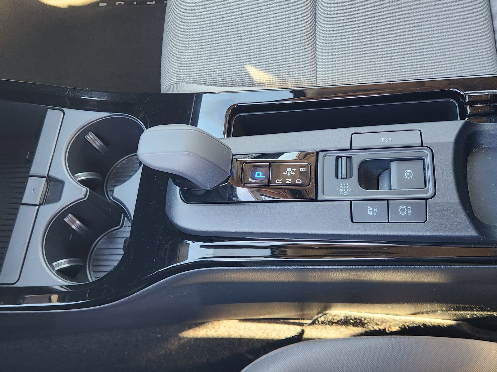 Used 2024 Toyota Prius LE image 24