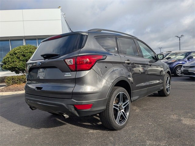Used 2019 Ford Escape SEL image 3