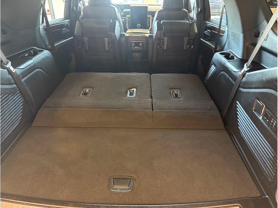 Used 2025 GMC Yukon Denali AWD/4WD image 44