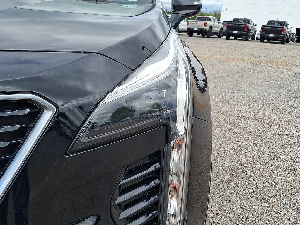 Used 2022 Cadillac XT4 Premium Luxury w/ Safety Alert Package AWD/4WD image 9