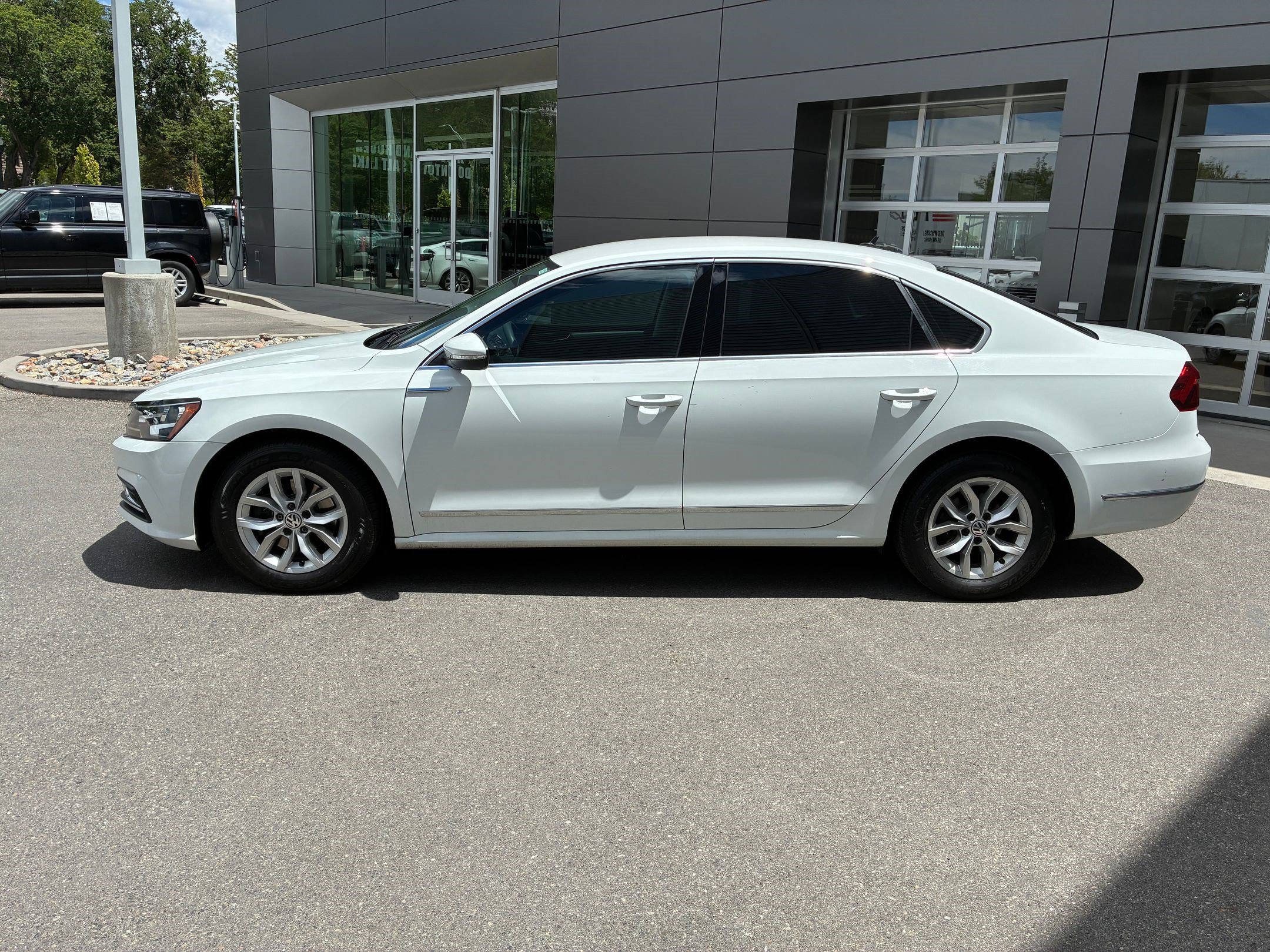 Used 2017 Volkswagen Passat 1.8T S FWD image 7